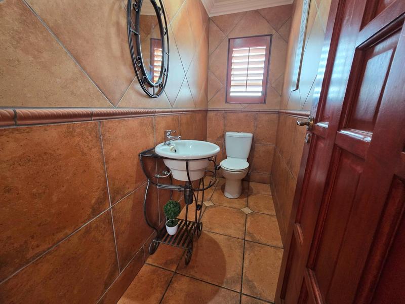 5 Bedroom Property for Sale in Golden Mile Western Cape